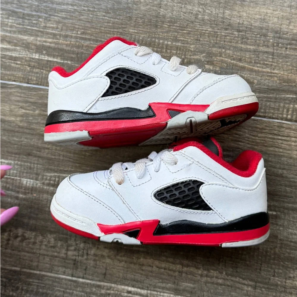 Jordan 5 retro fire red low 7c